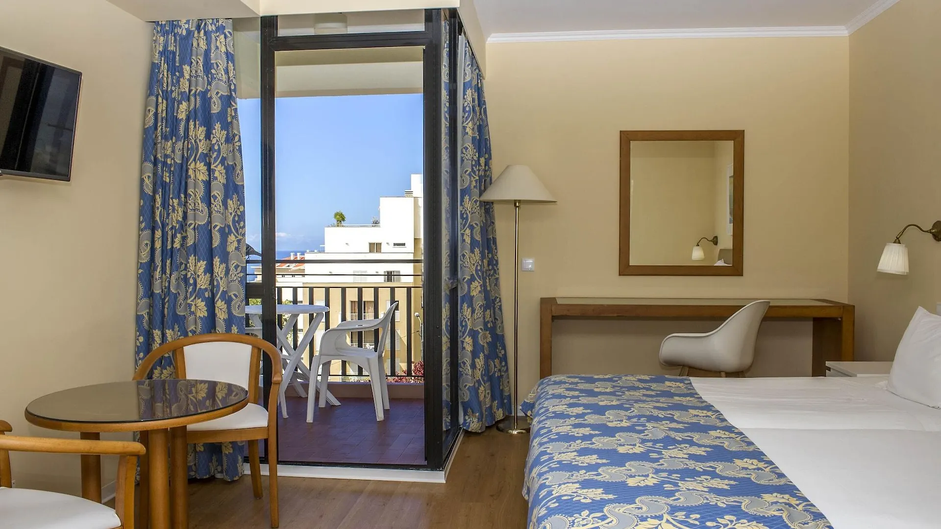 ***  Dorisol Mimosa Studio Hotel فونشال البرتغال