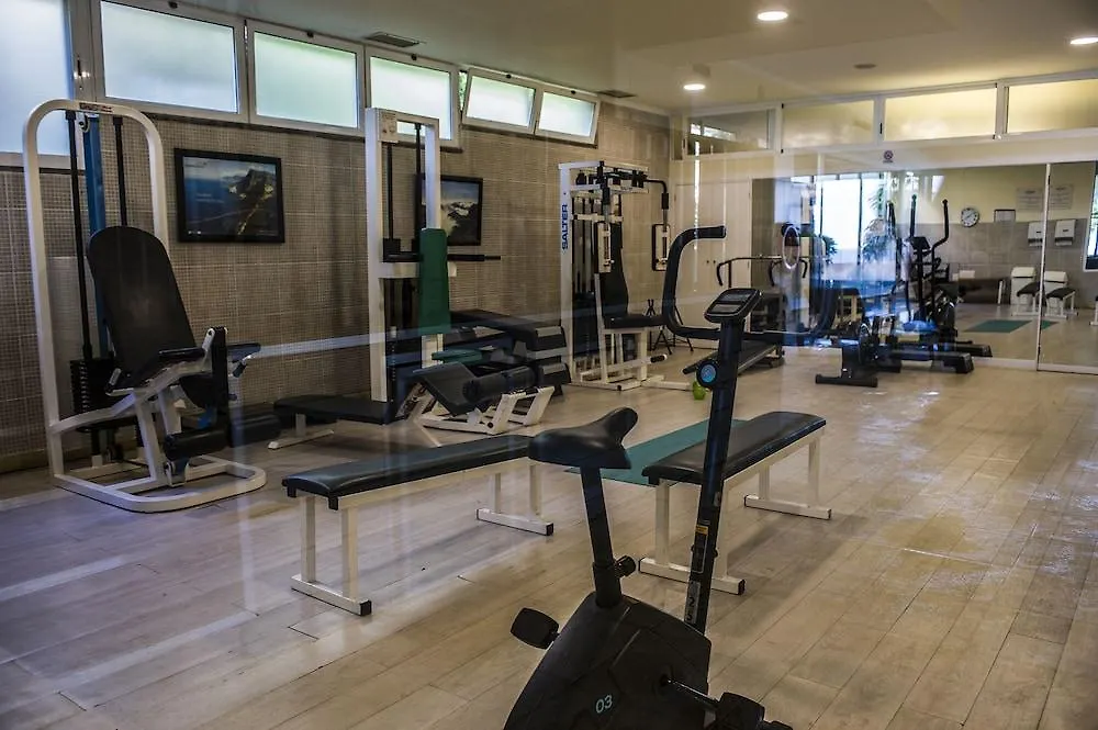 Dorisol Mimosa Studio Hotel فونشال 3*,  البرتغال