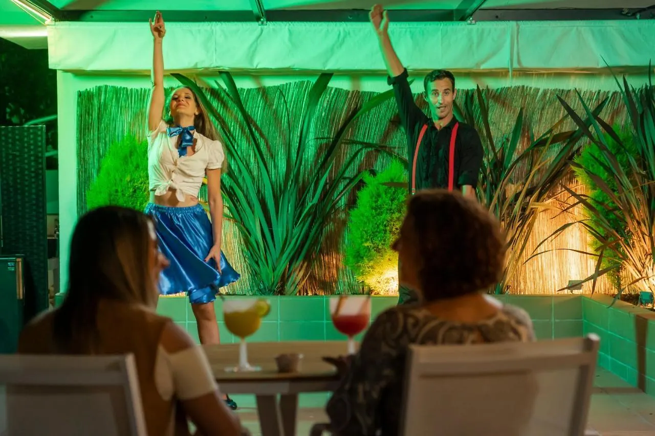 Dorisol Mimosa Studio Hotel فونشال 3*,
