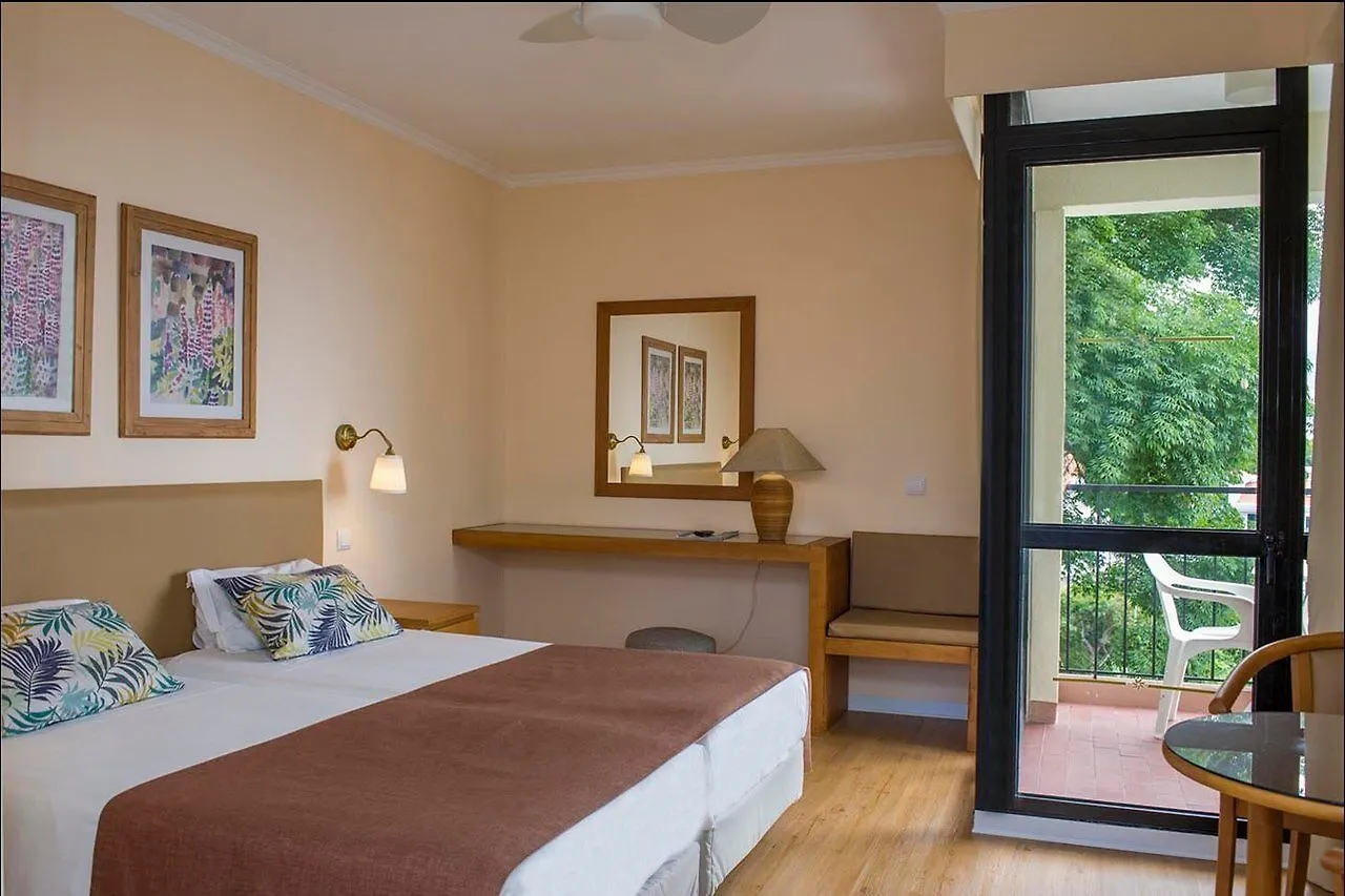 Dorisol Mimosa Studio Hotel Фуншал 3*,